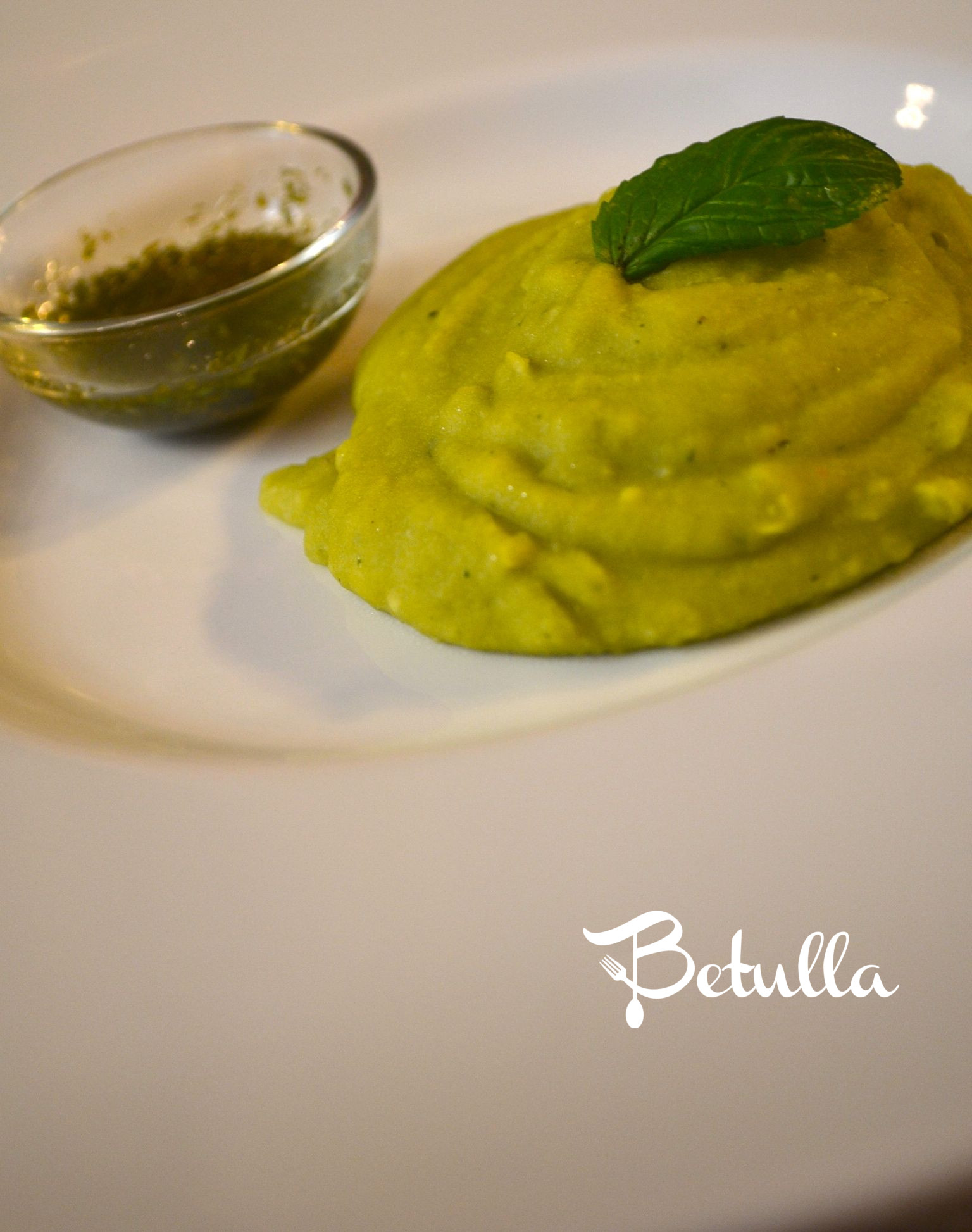 Mushy Peas & Mint Sauce