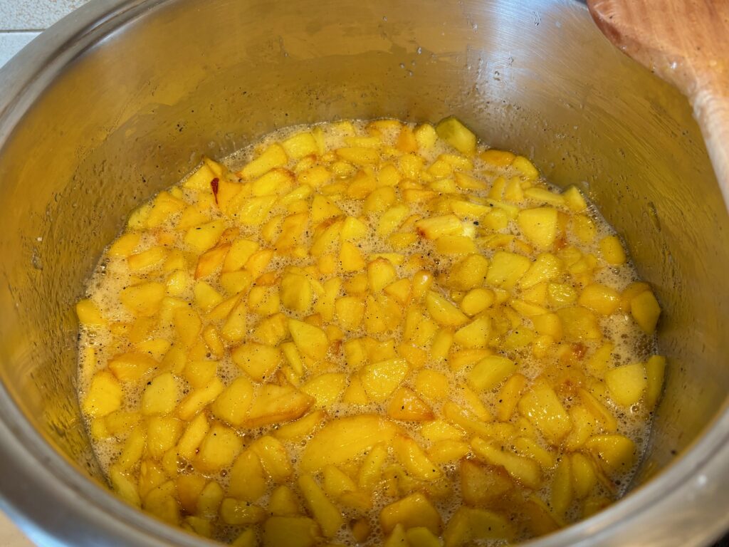 Pesche ripiene in conserva